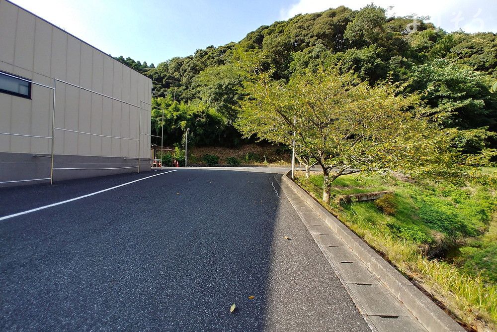 大多喜斎場無相苑の駐車場写真です（2枚目）