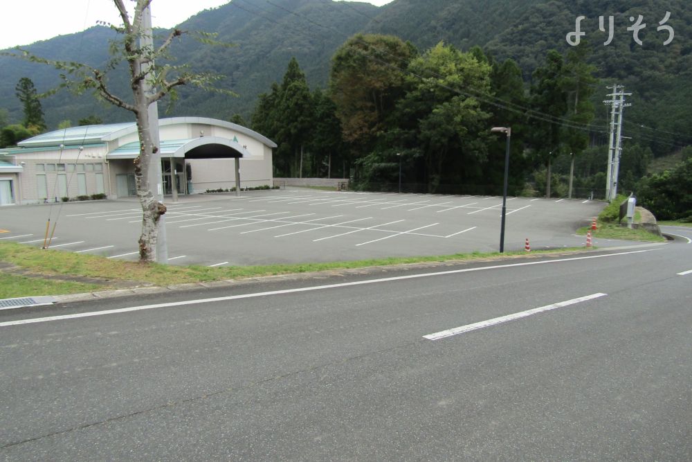 しらぎく苑の駐車場写真です（2枚目）