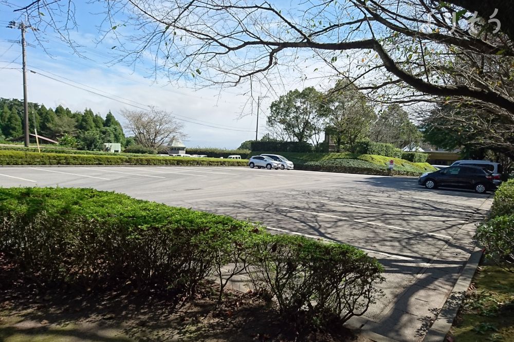 鹿児島市南部斎場の駐車場写真です（2枚目）