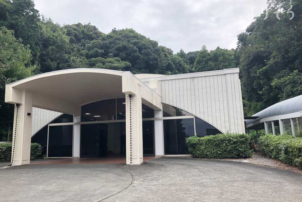 牧之原市御前崎市広域施設組合南遠地区聖苑の外観写真です（3枚目）