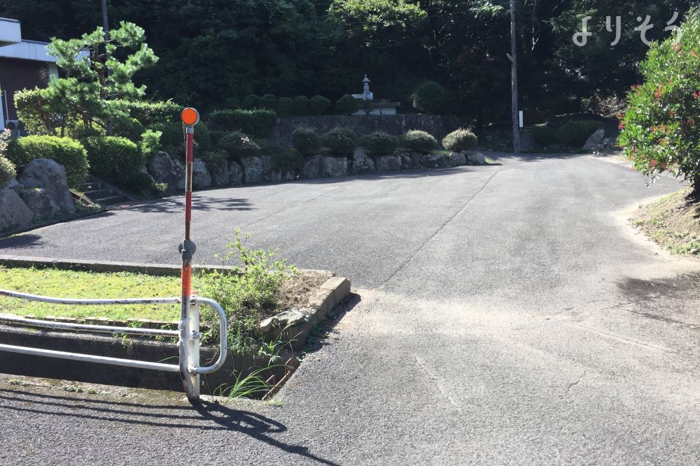 香住斎場の駐車場写真です（1枚目）