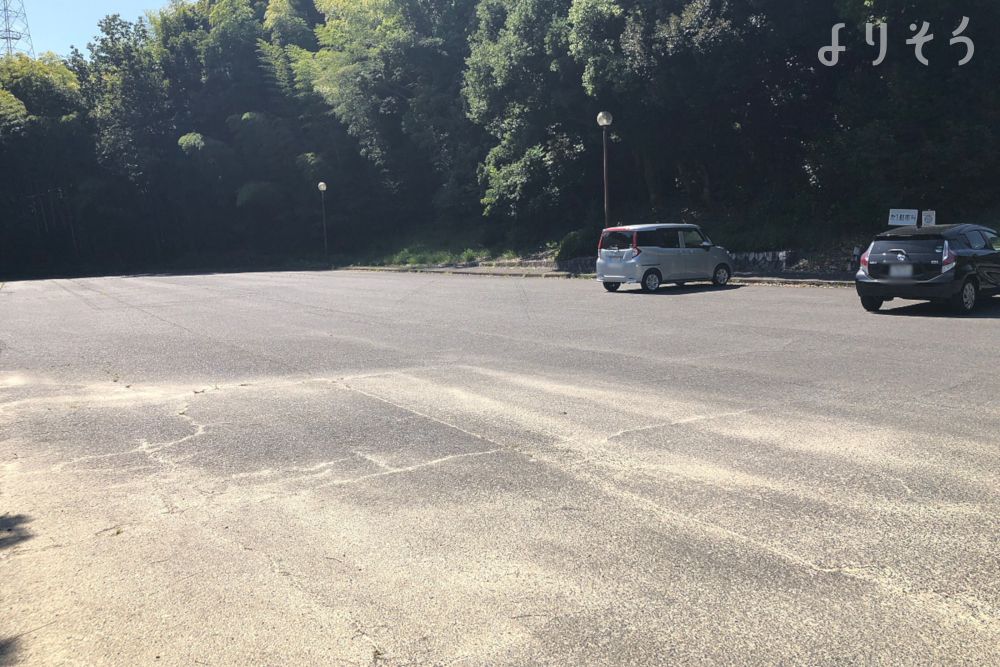 岩国市岩国市斎場の駐車場写真です（2枚目）