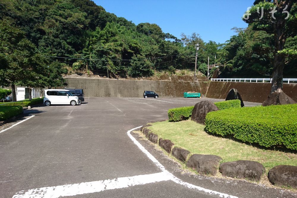 薩摩川内市川内葬斎場やすらぎ苑の駐車場写真です（2枚目）