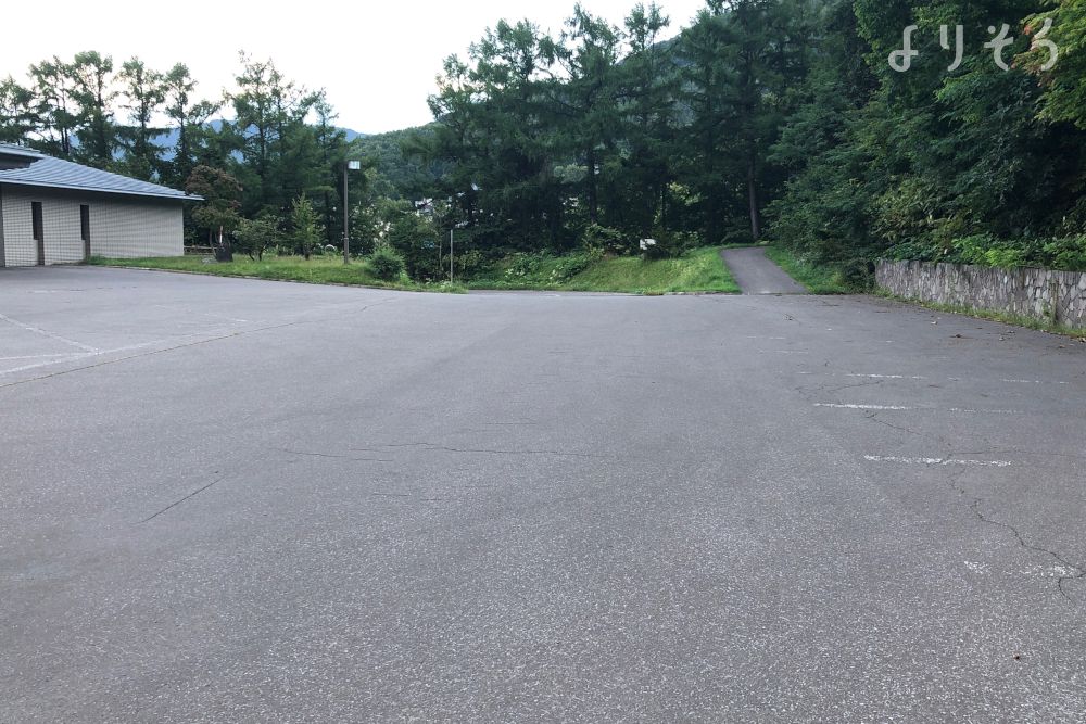 小樽市葬斎場の駐車場写真です