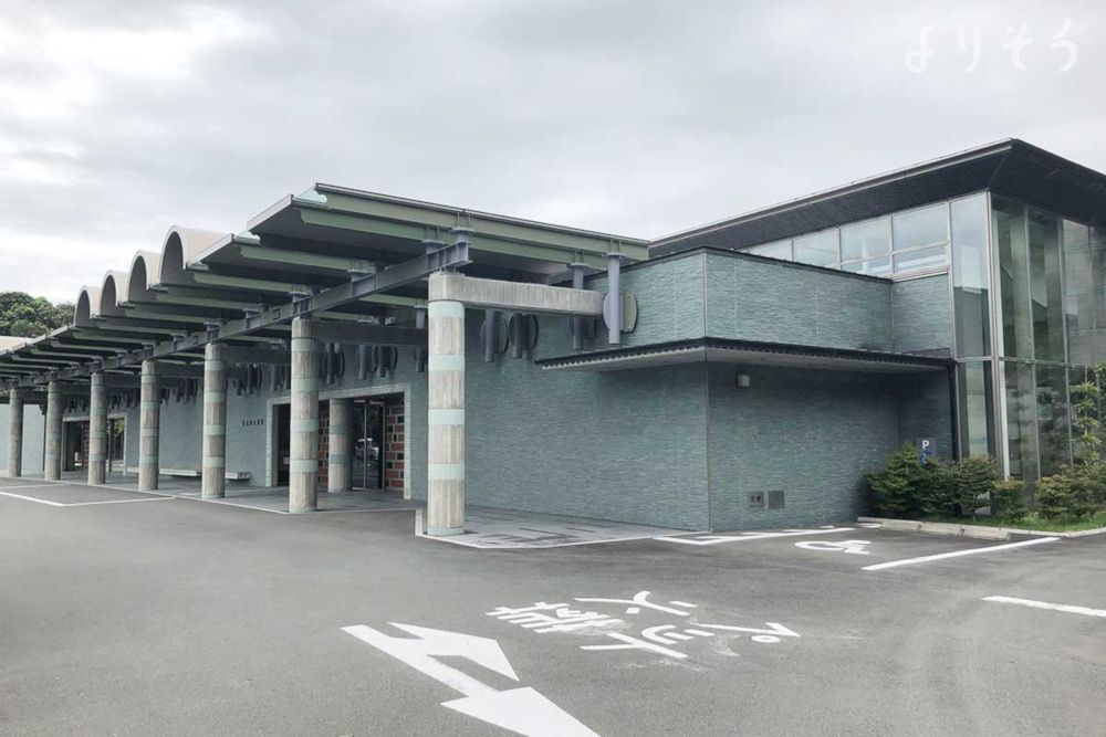 東遠地区聖苑組合火葬場の外観写真です（2枚目）