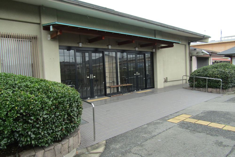 池田市立桃園火葬場の外観写真です（2枚目）