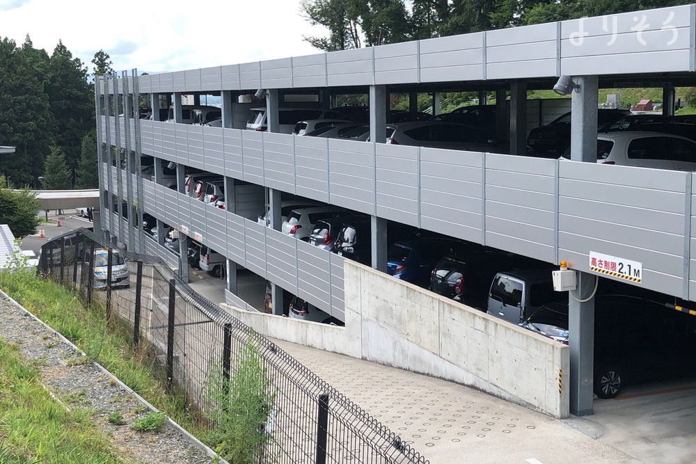 盛岡市斎場の駐車場写真です（1枚目）