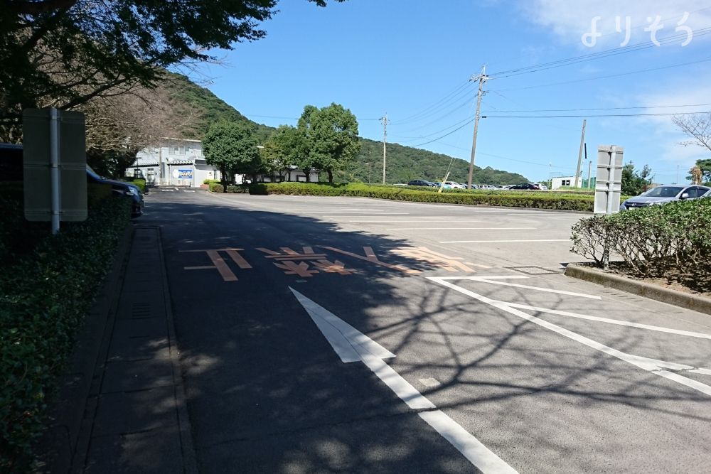 鹿児島市南部斎場の駐車場写真です（3枚目）