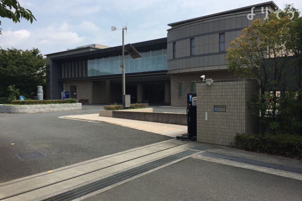 吹田市立やすらぎ苑の外観写真です（2枚目）