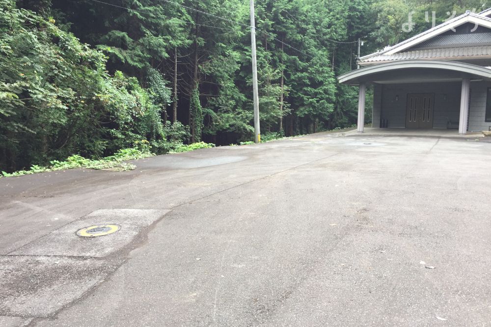 三次市君田斎場　やすらぎ苑の駐車場写真です