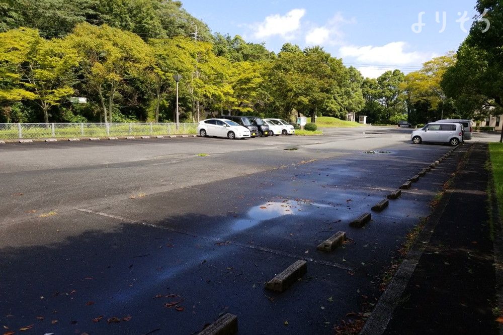 田川地区斎場の駐車場写真です（1枚目）
