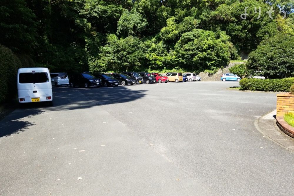 大牟田市葬斎場の駐車場写真です