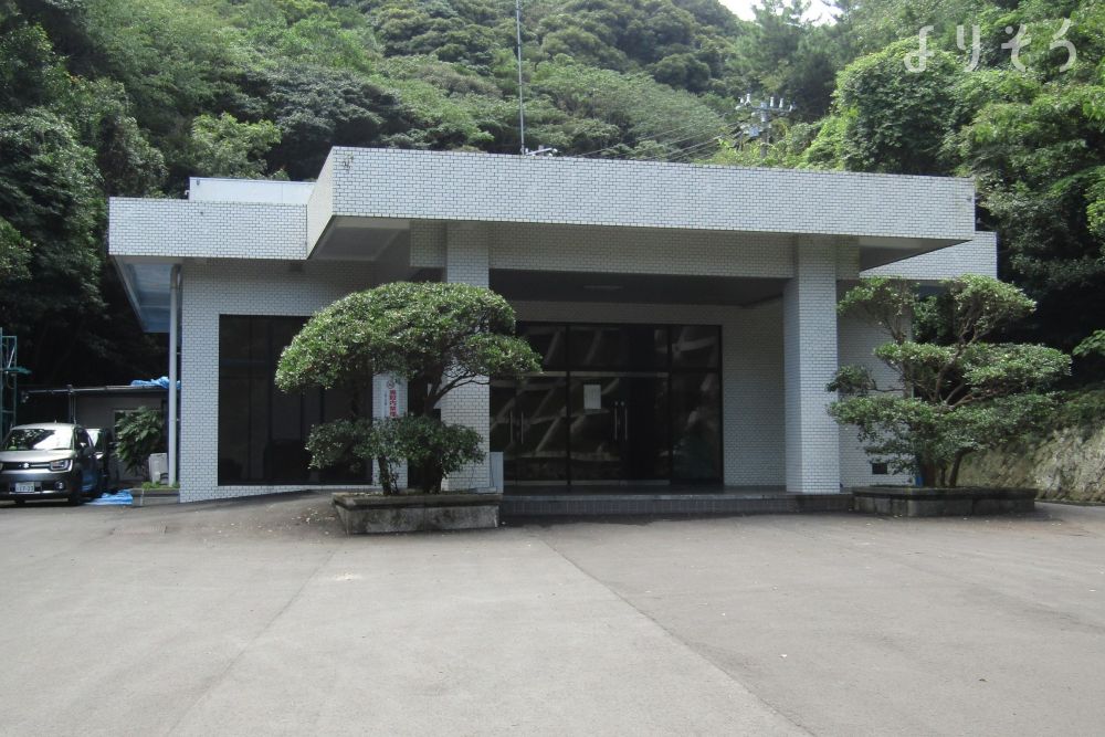 洲本市火葬場の外観写真です（2枚目）