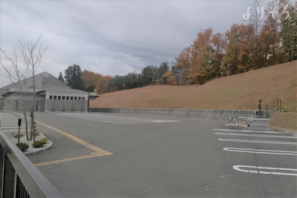 田村市斎場の駐車場写真です（3枚目）