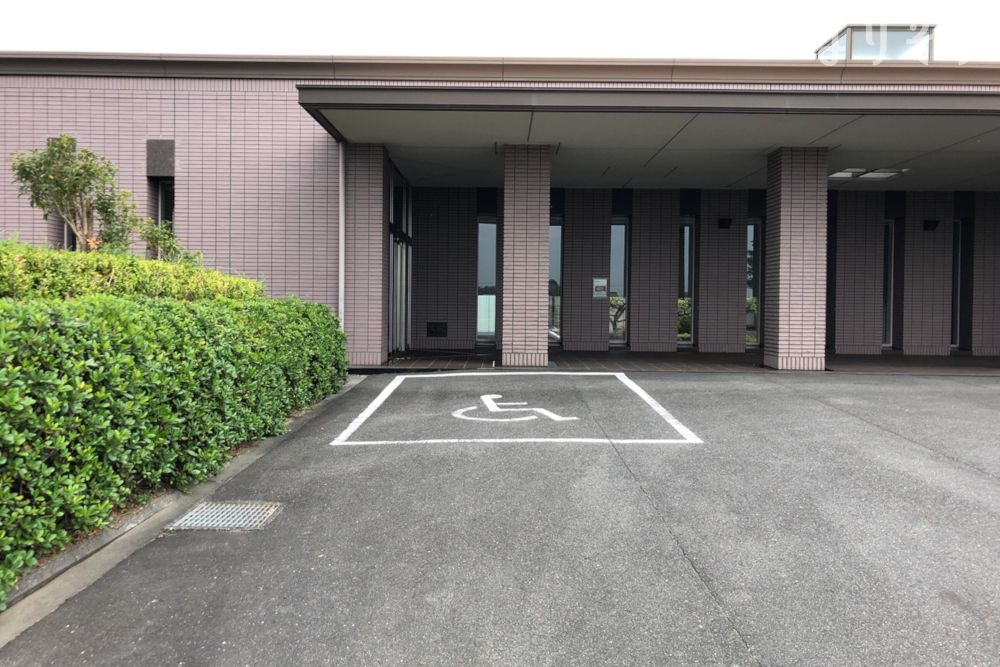 やすらぎ苑（火葬場）の駐車場写真です（2枚目）