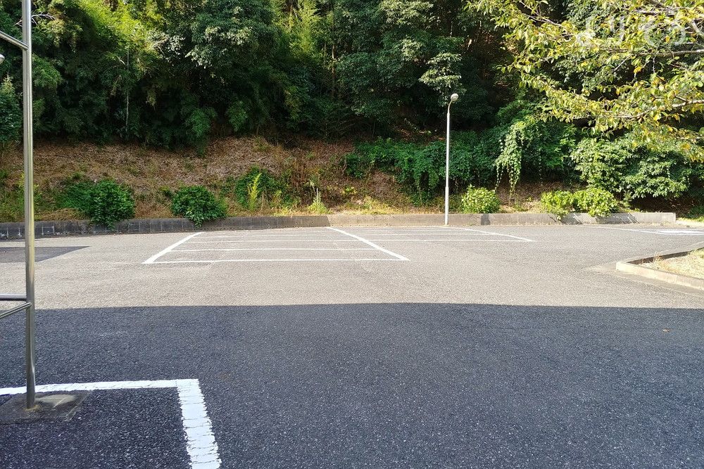 大多喜斎場無相苑の駐車場写真です（1枚目）