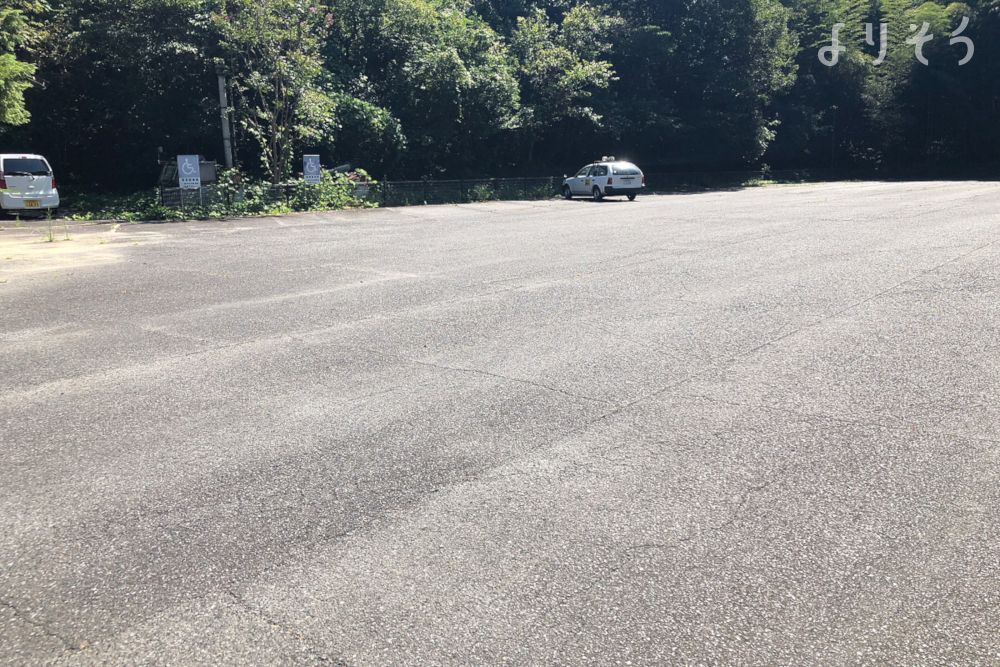 岩国市岩国市斎場の駐車場写真です（1枚目）