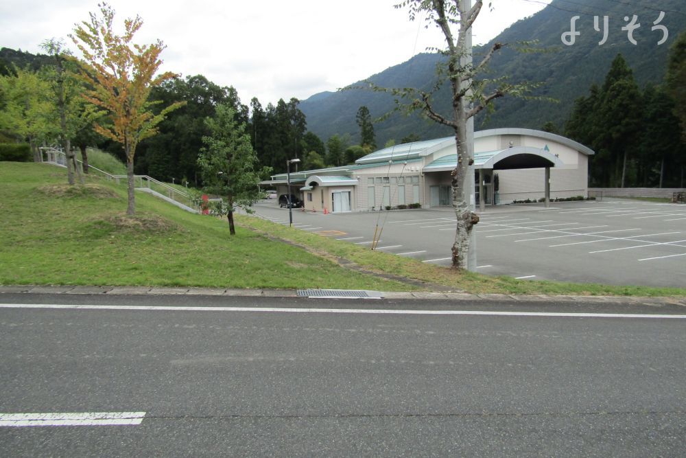 しらぎく苑の駐車場写真です（1枚目）