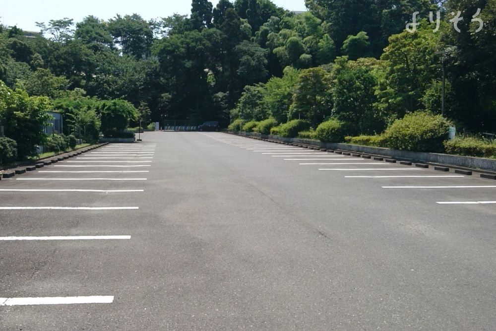 藤沢聖苑の駐車場写真です（2枚目）