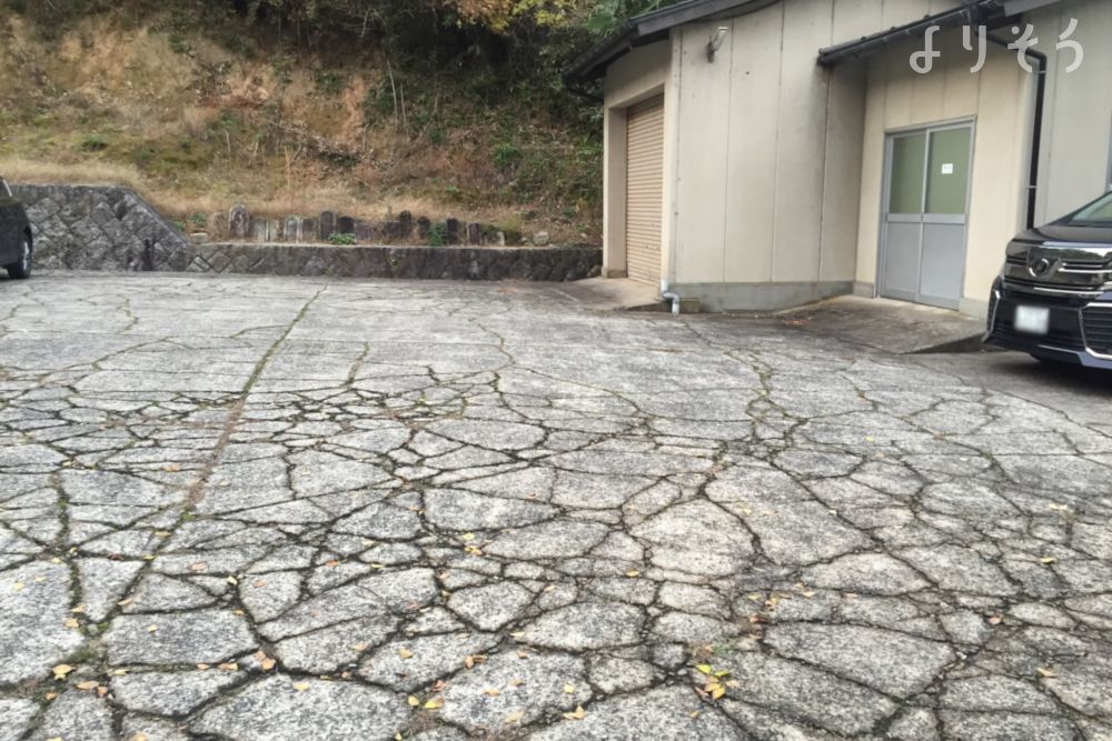 宮津市火葬場（火葬場）の駐車場写真です（1枚目）