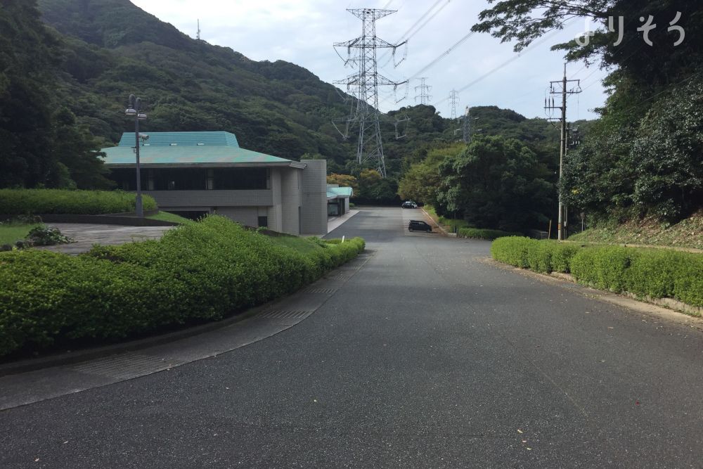 大谷斎場の駐車場写真です