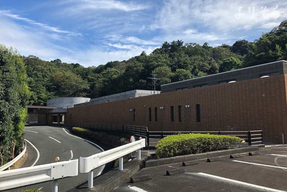 袋井市森町広域行政組合中遠聖苑の外観写真です（3枚目）