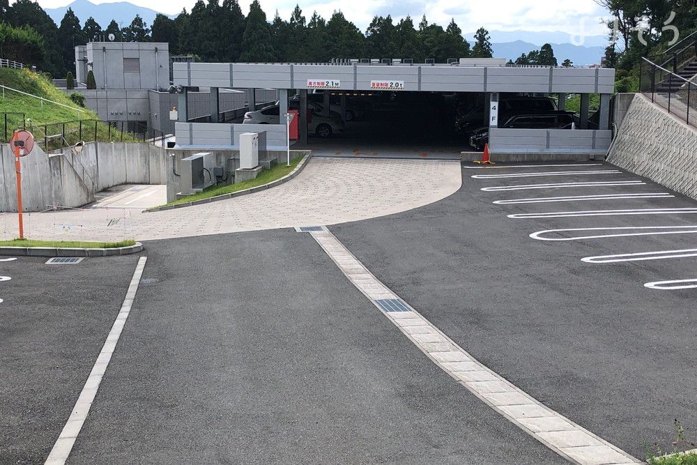 盛岡市斎場の駐車場写真です（2枚目）