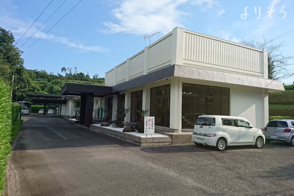 西薩火葬場の外観写真です（3枚目）