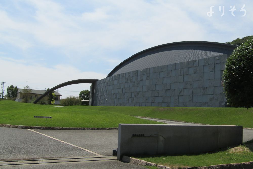 揖龍火葬場の外観写真です（3枚目）