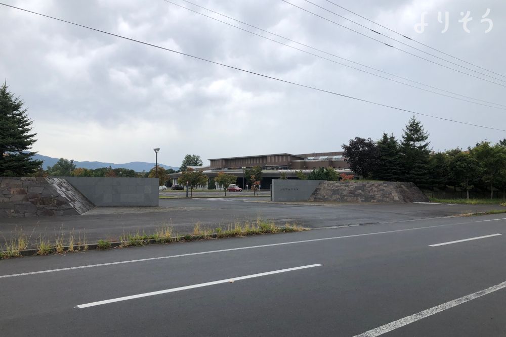 山口斎場の外観写真です（2枚目）