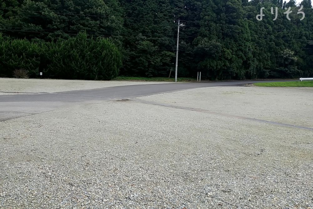 黒磯那須共同火葬場の駐車場写真です（1枚目）