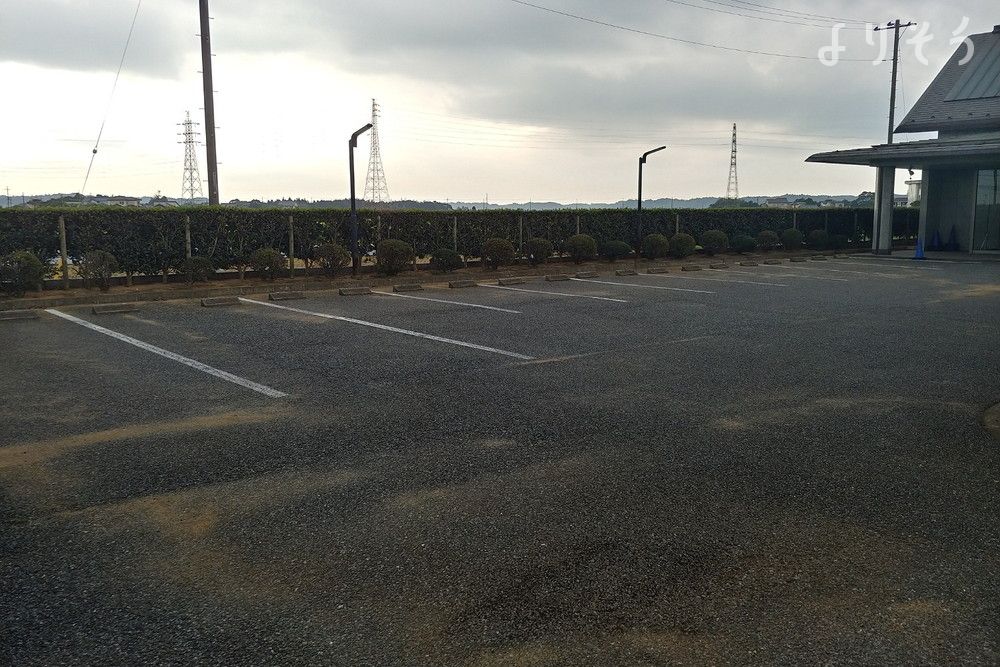 おみがわ聖苑の駐車場写真です（2枚目）