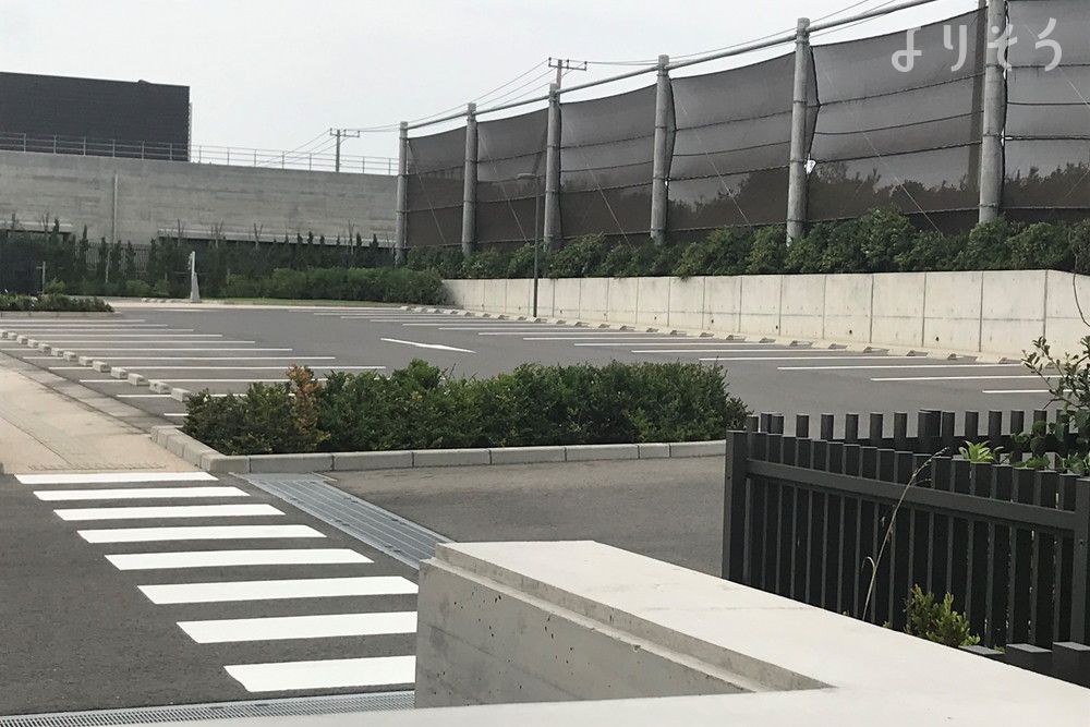 神栖市はさき火葬場の駐車場写真です