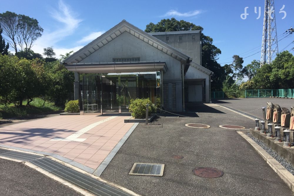 岬町立淡輪火葬場の外観写真です（3枚目）