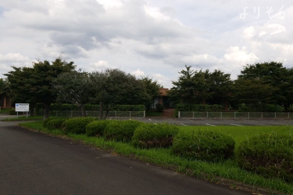 八女西部斎場東原園の駐車場写真です（2枚目）