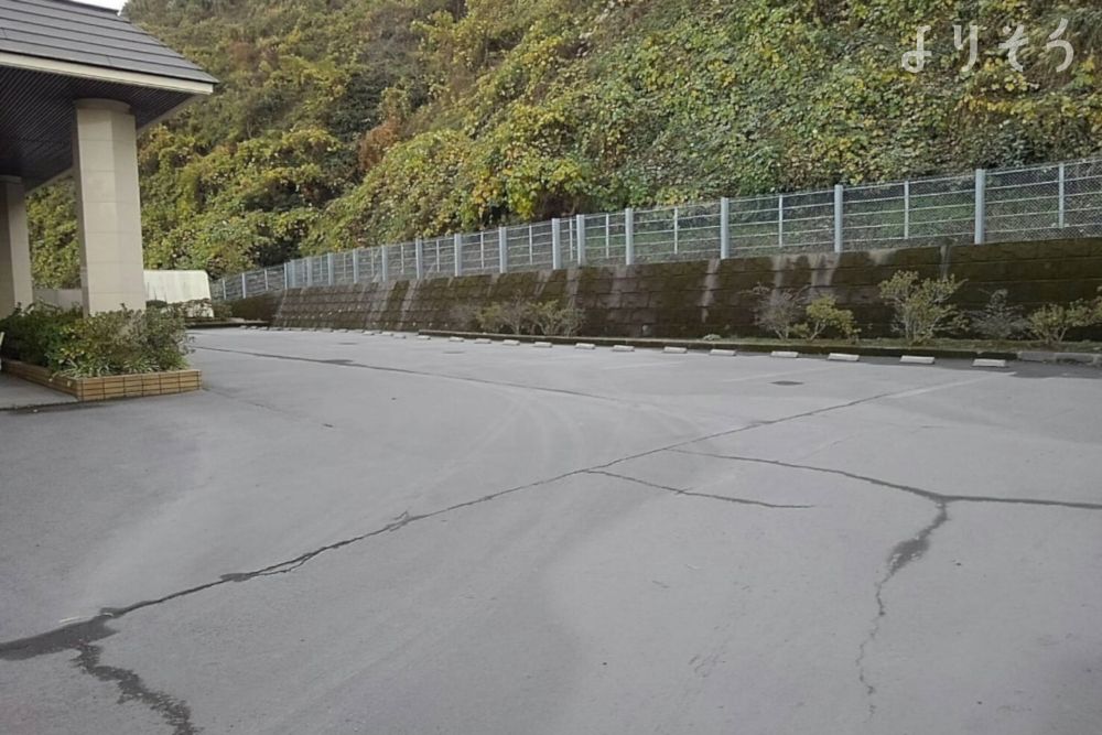 垂水市火葬場の駐車場写真です（2枚目）