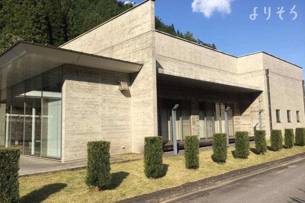 安芸太田町火葬場千風苑の外観写真です（2枚目）