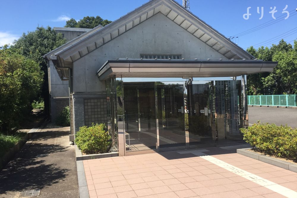 岬町立淡輪火葬場の外観写真です（2枚目）