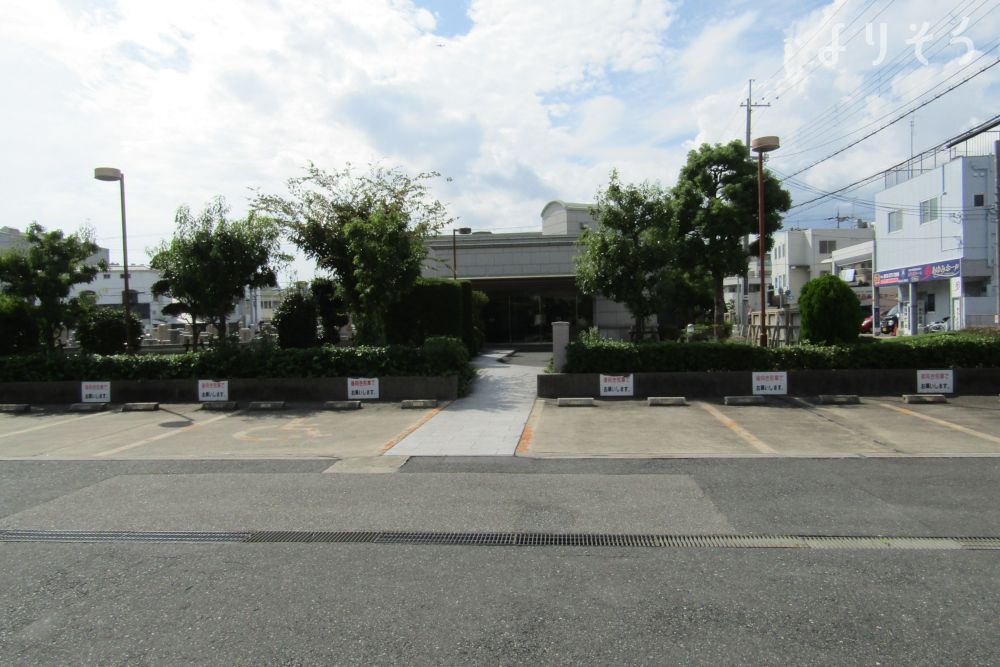 伊丹市営斎場の駐車場写真です（2枚目）