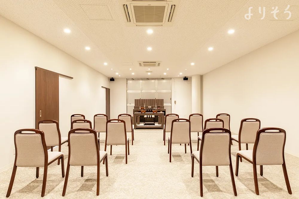 よりそう提携斎場(神奈川県横浜市青葉区あざみ野1-24-1)のホール写真です（3枚目）