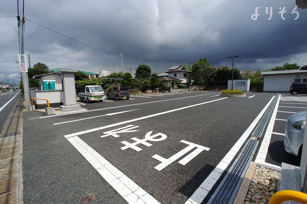 法性寺の駐車場写真です（1枚目）
