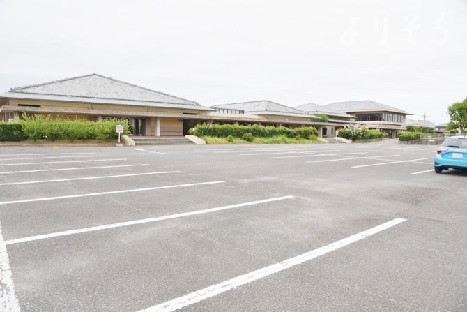水戸市斎場（堀斎場）の駐車場写真です（1枚目）