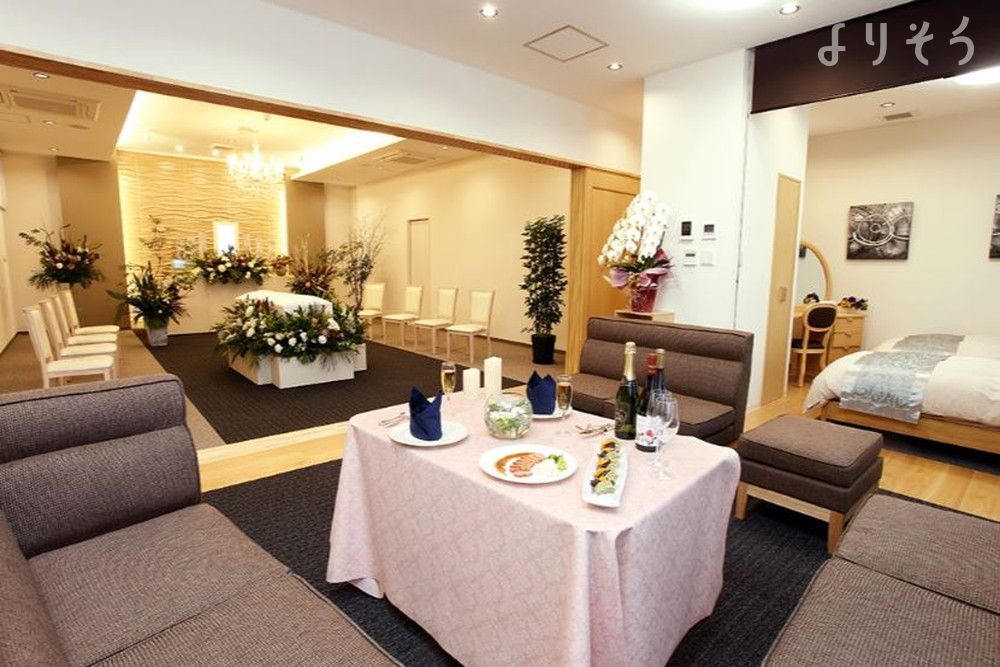 よりそう提携斎場(愛知県豊川市中央通5-22)のホール写真です（2枚目）