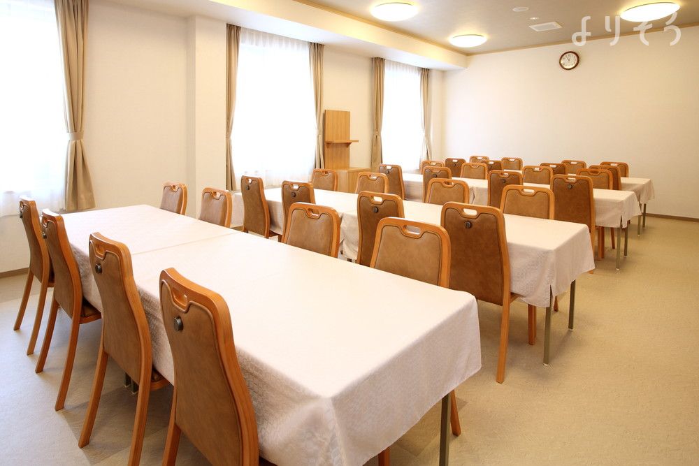 半田中央梅定ホールのお清め所（会食室）写真です