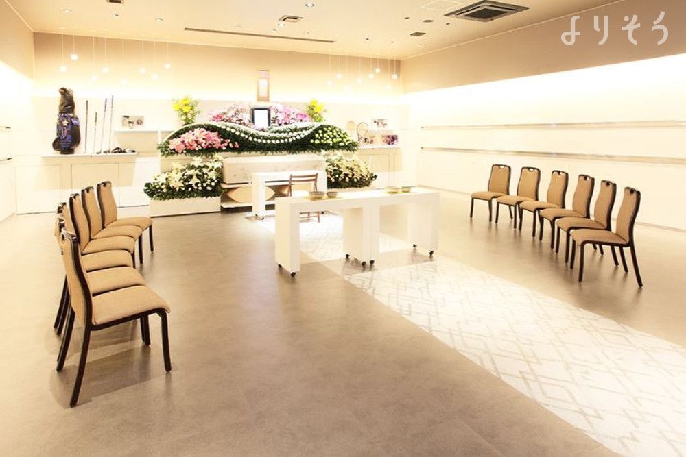 よりそう提携斎場(愛知県岡崎市河原町1-1)のホール写真です（2枚目）