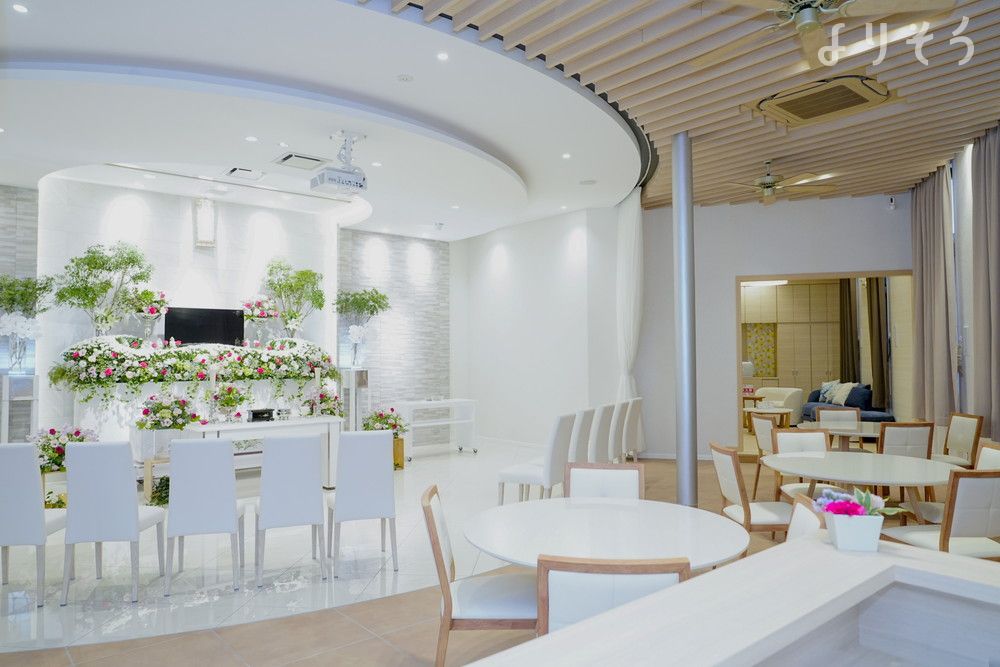 よりそう提携斎場(大阪府茨木市南春日丘2-9-14)のホールの画像