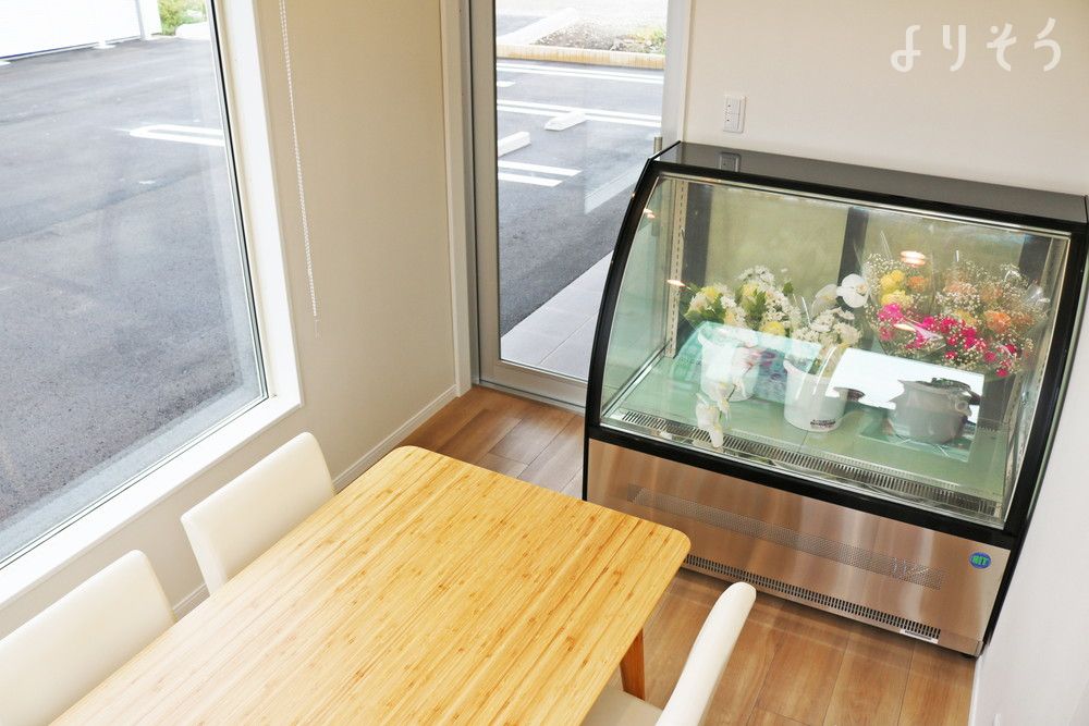 家族葬専用式場 つむぎ宇都宮今泉の内観写真です（1枚目）