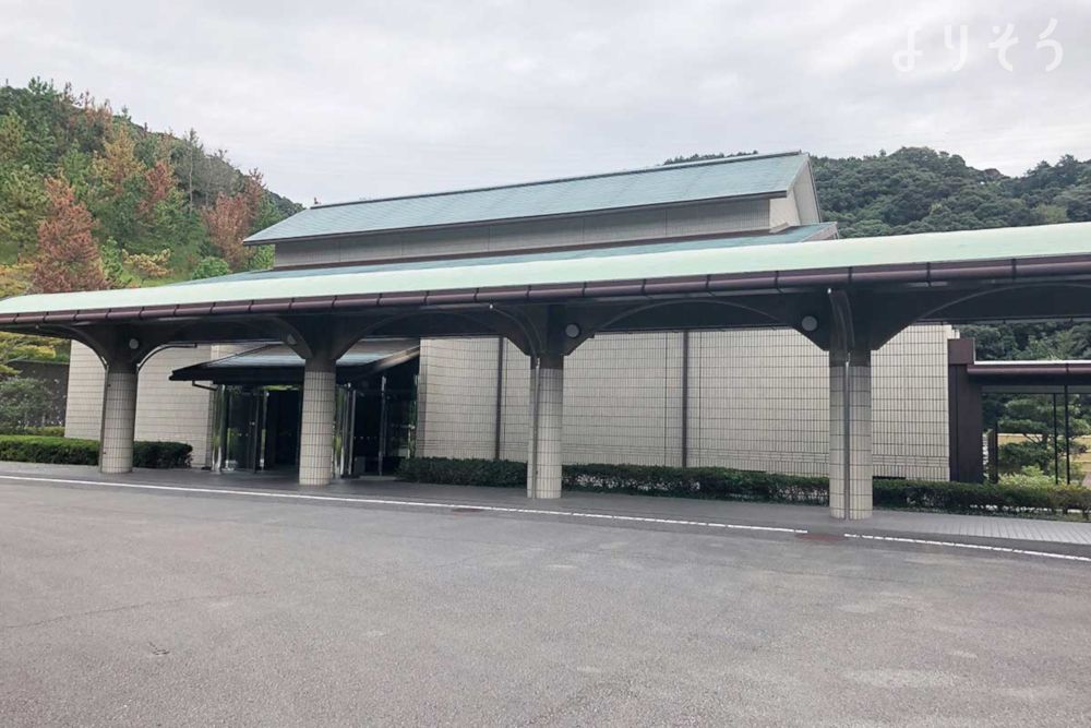島田市斎場の外観写真です（2枚目）