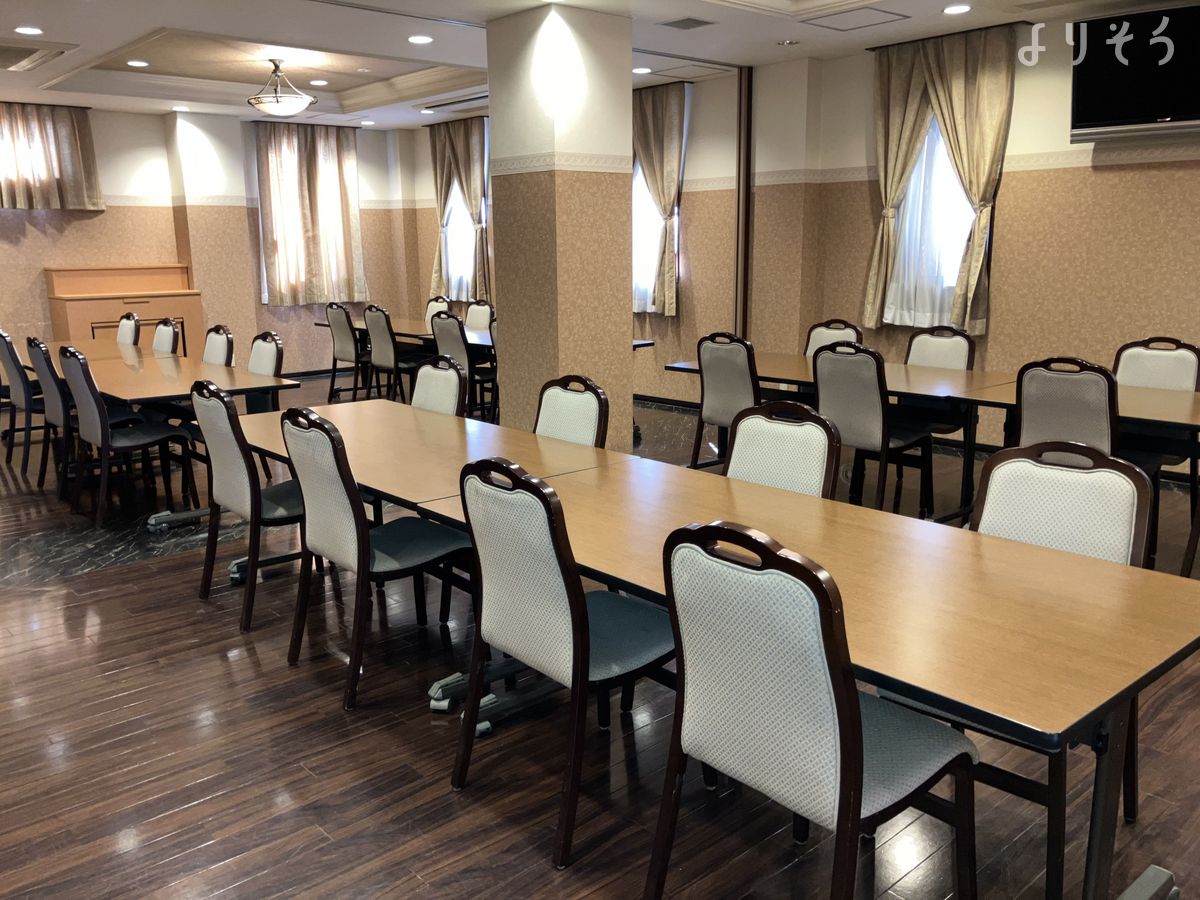 ドリーミーホール国立のお清め所（会食室）写真です