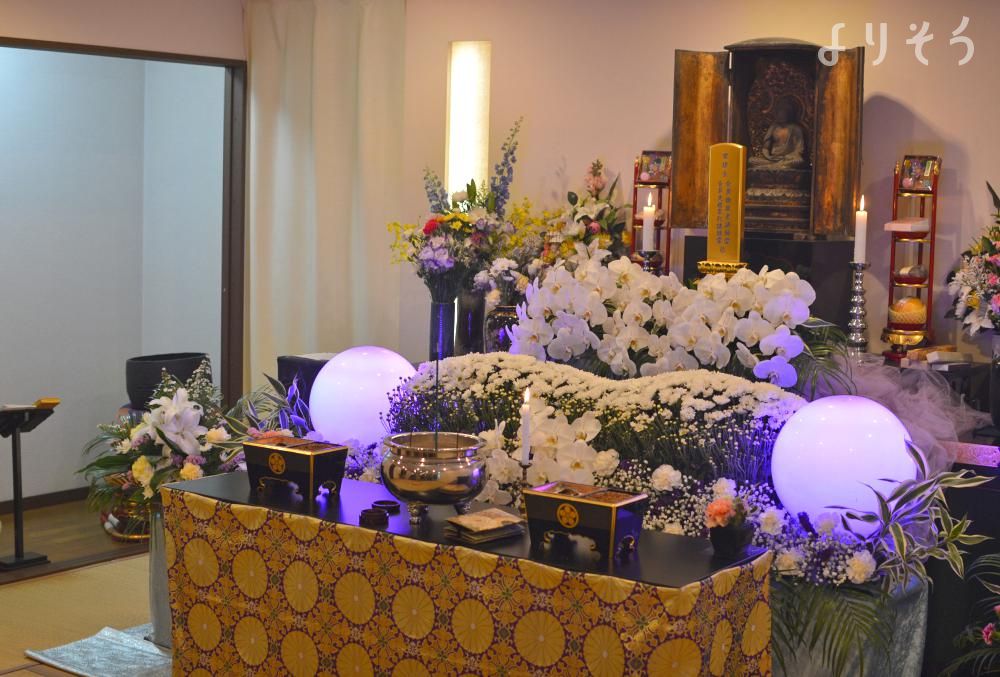 コムウェルホール香林寺の祭壇写真です（2枚目）